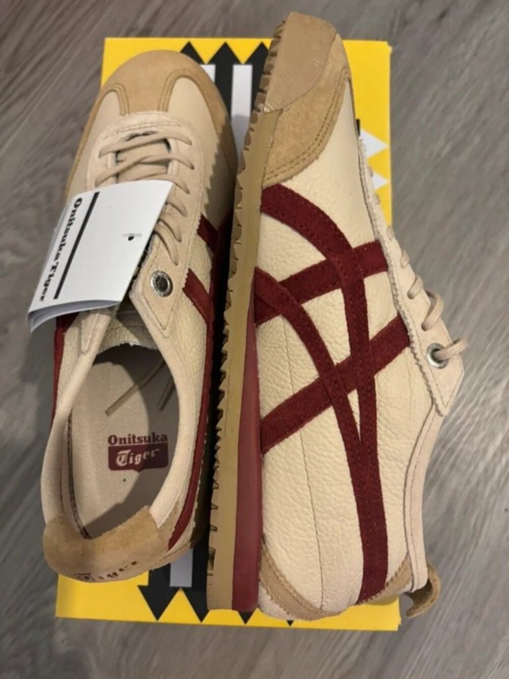 ♥️🤎Viral Onitsuka Tiger Beige & Burgundy Stripe Unisex Athletic Shoes♥️🤎
